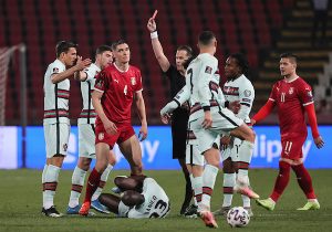 DA LI SU SUDIJE POMOGLE PORTUGALU I TAKO OTEŽALE PUT SRBIJI: Evo šta kaže selektor Irske, ubeđen je da je u pravu!