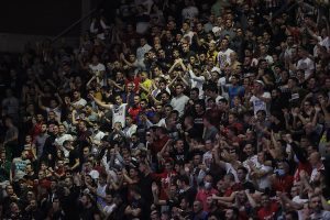 PONOVO SU TO URADILI: Navijači Zvezde nadjačali himnu Evrolige, košarkaši Asvela nisu znali šta ih je snašlo! (VIDEO)