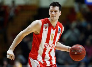 „MI SMO KAO PIONI, TEODOSIĆ NAS POMERA KAO U ŠAHU!“ Srpski košarkaš se prisetio saradnje sa bivšim kapitenom: To što on vidi na terenu  – meni treba pet sekundi da shvatim šta je hteo…