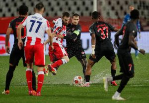 TEŠKO POLUVREME ZA ZVEZDU: Stanković će morati da smisli rešenje u nastavku!