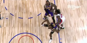 NBA SUSPENDOVAO UČESNIKE TUČE: Lebron razbio glavu Stjuartu i dobio manju kaznu! (VIDEO)