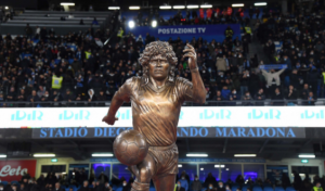 OTKRIVENA STATUA MARADONE U NAPULJU: Stadion i statua za legendu Napolija! (FOTO)