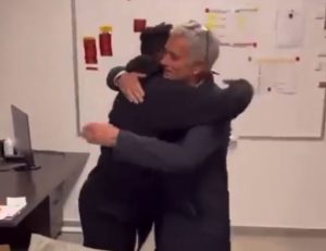 MURINJO OBEĆAO KLINCU DA ĆE MU KUPITI SKUPE PATIKE AKO ODIGRA DOBRO: Postigao je 2 gola, a Portugalac je održao svoju reč! (VIDEO)