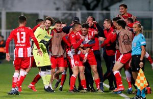 DODATNI VETAR U LEĐA: Crveno-beli imali prijatno iznenađenje u Empoliju, uoči utakmice posetio ih fudbaler Fiorentine! (FOTO)