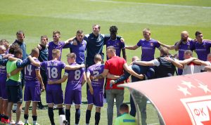 VELIKI KORAK KA UNAPREĐENJU SPORTSKE INFRASTRUKTURE: Radovi na renoviranju stadiona Grafičara pri kraju, postavljeni su reflektori! (VIDEO)