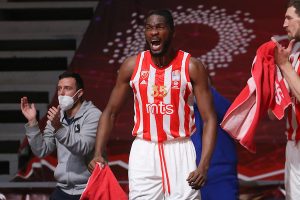 NOKO NA IZLAZNIM VRATIMA: Da li je vreme za povratak u Beograd?