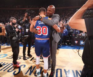 NAJVEĆI ŠUTER SVIH VREMENA: Novi rekord NBA lige! Svi su u šoku, pale su i suze radosnice! (VIDEO)