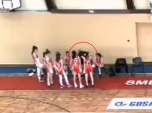 OVO JE ZA ZATVOR: Novi skandal nam dolazi iz Kragujevca, trener prvo urla a potom i udara mladu košarkašicu! (VIDEO)