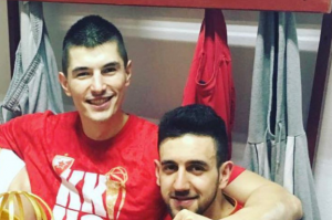 ZA KOGA ĆE NAVIJATI VEČERAS?: Sestra Vasilija Micića na mukama, brat joj igra u Efesu a dečko joj je ovaj košarkaš Crvene zvezde! (VIDEO)