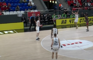 PA ŠUTNI, ŠTA ČEKAŠ: Pogledajte kako je Smailagić iznervirao Žoca kao nikad do sad, Obradović izgubio živce pa bes iskalio na reklami! (VIDEO)