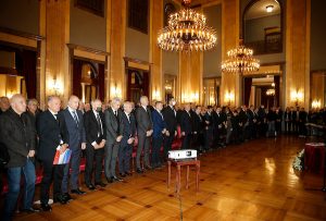 I CRNO I CRVENO-BELI SE OPROSTILI OD MOCE: Održana komemoracija povodom smrti legende Partizana – nema ko nije došao! (FOTO)