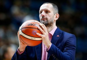 VULE AVDALOVIĆ BIRANIM REČIMA GOVORIO O ZVEZDI: Vidimo koliko su stabilni, koliko dobro igraju u odbrani i koliko su opasni u tranziciji!