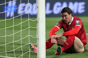 VLAHOVIĆU URUČENA NAGRADA: Fiorentina ubedljiva nakon 45 minuta, Srbin promašio penal! (FOTO) (VIDEO)