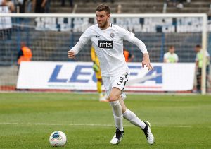 ‘ŽELIM DA OSVAJAM TROFEJE I IGRAM LIGU ŠAMPIONA’: Pavlović je novi fudbaler Salcburga, na predstavljanju je otkrio koji fudbaler mu je uzor! (VIDEO)