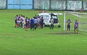 TRAGEDIJA NA FUDBALSKOM TERENU: Golman preminuo nakon žestokog sudara sa napadačem!