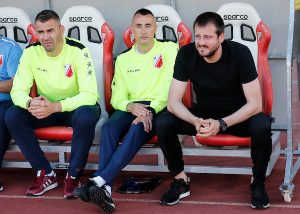 ‘KAO DA SAM UBICA, ILI DILER DROGE’: Neverovatan šok – interventna uhapsila srpskog trenera, on objasnio šta se dogodilo!