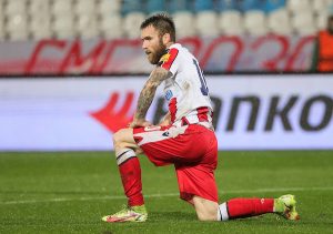 FORMA JE PROLAZNA, KLASA JE VEČNA: Zvezda se ‘igra’ sa Napretkom, Katai pokazao zbog čega je majstor ove igre! (VIDEO)