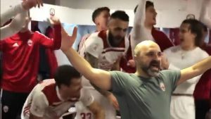 ‘NAŠ JE LINTA BOLJI OD KLOPA’: Ludnica na ‘krovu’, Voždovčani žurkom za pamćenje proslavili današnju ‘petardu’! (VIDEO)
