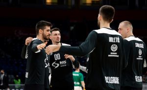 FOTO UBOD: Olimpijska šampionka uz crno-bele, a tu je i čuveni trener!