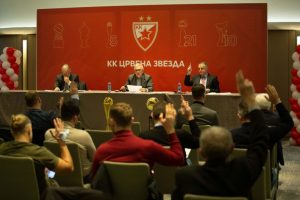 POZNATO JE DA LI ĆE NEBOJŠA ČOVIĆ OSTATI PREDSEDNIK ZVEZDE: Evo i svih članova Skupštine!