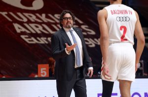 ITALIJAN NIJE MOGAO DA SE KONTROLIŠE: Trinkijeri udario košarkaša! (VIDEO)