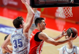 EVROLIGAŠKI FOKUS JE NA NJEMU: Luka Mitrović iskren do koske, bez dlake na jeziku pričao o povrtaku na Mali Kalemegdan – a evo njegovi saigrači misle o njemu! (VIDEO)