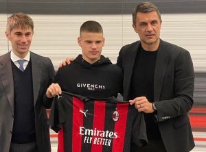 HOTSPORT SAZNAJE, SRPSKI BEK SE SELI U HOLANDIJU: Talentovani fudbaler napustio Milan! (FOTO) (VIDEO)