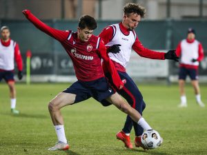 STANKOVIĆ MOŽE DA BUDE ZADOVOLJAN: Zvezda odradila još jedan uspešan trening, crveno-belima se priključila velika legenda! (FOTO)