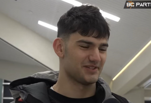 NE SKIDA OSMEH SA LICA: Prve reči novog košarkaša Partizana po dolasku u Beograd – otkrio šta misli o Žocu, a evo koga već poznaje od budućih saigrača! (VIDEO)