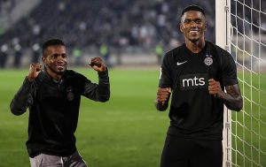 SUMA GLAVNI ODGOVORNI ZA SKANDAL U KAMERUNU: Pušio je šišu, pio pivo i rekao da ga izbace ako žele!