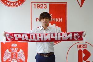 RADNIČKI OBAVIO PROZIVKU, POZNATO JE GDE IDU NA PRIPREME: Novo pojačanje zvanično predstavljeno – Krilo iz Japana je već sa timom! (FOTO)