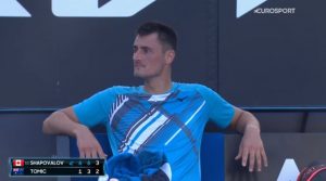 NEZAPAMĆENI SKANDAL NA AO: Tomićev razgovor sa sudijom šokirao čitav teniski svet – Bernard usred meča žestoko napao organizatore zbog korone! (VIDEO)