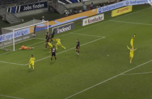 LUDA UTAKMICA U FRANKFURTU: Kostić asistirao, Ajntraht vodio 2:0, ali je onda usledio neverovatan preokret Borusije! (VIDEO)