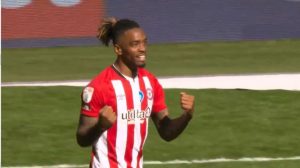 OGROMAN SKANDAL U LONDOSKOM KLUBU: Napadač u alkokolisanom stanju vređao svoj klub, devojka ga snimala pa okačila na društvene mreže! (VIDEO)