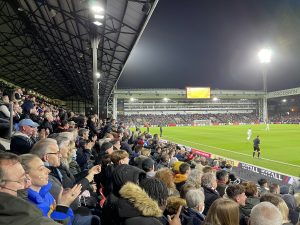 HOTSPORT NA LICU MESTA: Kristal Palas dočekuje Vest Hem, pogledajte atmosferu – mogu li domaći do iznenađenja?! (FOTO) (VIDEO)