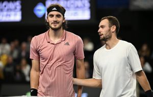 „NEXT GEN“ NISU NAJBOLJI NI KAD NEMA RAFE I NOVAKA: Bruka Cicipasa protiv igrača van prvih 150, Grk kaže:“Mislim da ću sledeći put moći bolje“! (VIDEO)