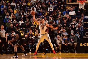 NEMA DILEME KO JE NAJBOLJI NA SVETU: Jokić je nivo za sebe, Ratnici pali uz zvuk sirene! (VIDEO)