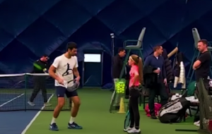 LEKCIJA KOJA SE PAMTI CEO ŽIVOT: Novak svoje znanje nesebično prenosio na mladu nadu tenisa, zadivljen je njenim talentom! (VIDEO)
