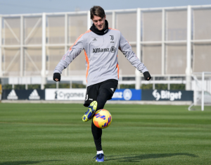 DEL PJERO GONI VLAHOVIĆA ZBOG AUTORSKIH PRAVA: Srbin će morati da plati odštetu – Italijan je od našeg golgetera tražio samo jednu stvar!