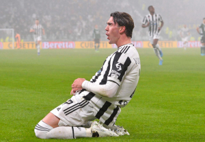 NE LETI VISOKO: Vlahović ostao ‘na zemlji’ posle prvenca u dresu Juventusa, a tek da vidite šta mu je rekao trener!