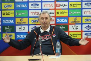 VELIKI PROBLEMI ZA PEŠIĆA: Selektor ‘orlova’ nema ni 12 igrača na raspolaganju za Slovačku!