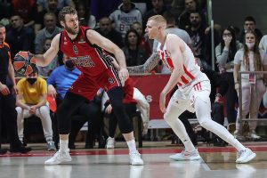 ‘IGRAMO NAJGORU KOŠARKU NA SVETU’: Kao da gledamo rukomet a ne košarku – Delije besne na svoje miljenike!