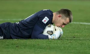 JEDNA OD NAJBOLJIH PARTIJA U ISTORIJI NA OVIM PROSTORIMA: Standardno je raspoložen protiv Zvezde, odbranio pet penala na Marakani do sada! (VIDEO)