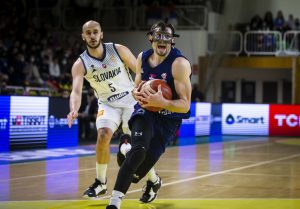 PALA JE SLOVAČKA: Bitna pobeda za reprezentaciju Srbije, dominantni Avramović!