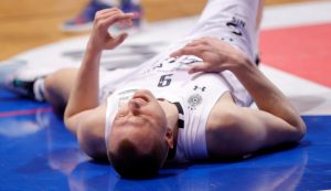 POZNATO KOLIKO ĆE PAUZIRATI KOŠARKAŠI PARTIZANA: Avaramović prošao nešto blaže, Smailagić pauzira! (VIDEO)