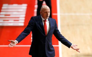 SAŠA OBRADOVIĆ: ‘Ovo je Zvezdino odelo, sa njim idem u TOP 8! Uzeti su mi snovi!’ (VIDEO)