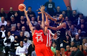 ZVEZDA DOMINIRA U NIŠU: Crveno-beli otišli na pauzu sa +21! (FOTO)