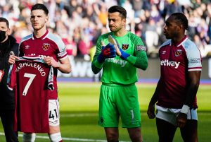 VEST HEM ZBOG RATA BEZ IZUZETNO VAŽNOG IGRAČA: Ne putuje u Liverpul, Mojes kaže da samo jednu stvar treba činiti! (VIDEO)