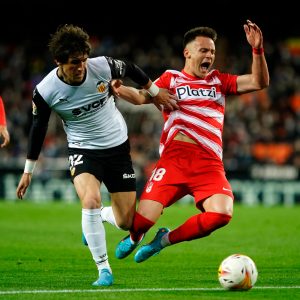 NJEGOŠ ODLIČAN NA PRVOM STARTU ZA GRANADU: Petrović sjajan, Račić solidan, Šišmiši bolji, odbrana overava kartu za Segundu Nasridima! (VIDEO)