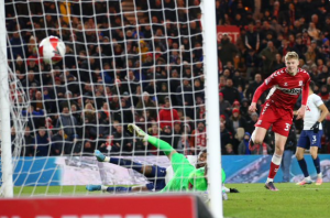 FA KUP: Kakav šok na ‘ostvru’ – tim iz Čempionšipa napravio novo iznenađenje, posle ‘crvenih đavola’ i Totenhem je završio na kolenima! (VIDEO)